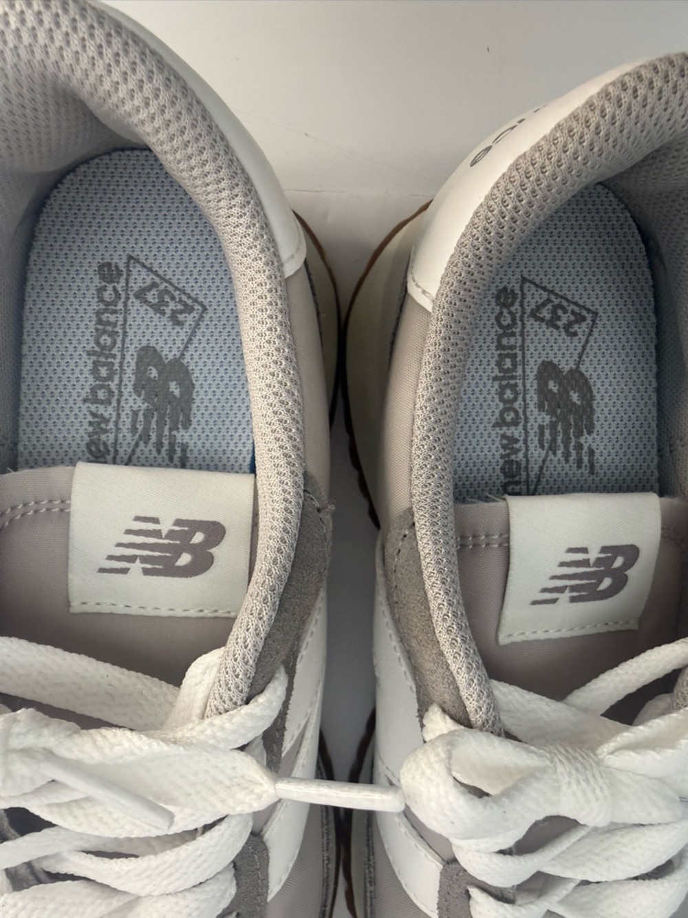 New Balance Men's Sneakers in Gray and White with Gum Outsole NWOT size 8 - Picture 6 of 8